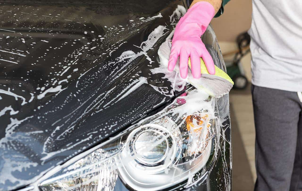Ein Auto Reinigungsset für außen ist wichtig für die Autopflege
